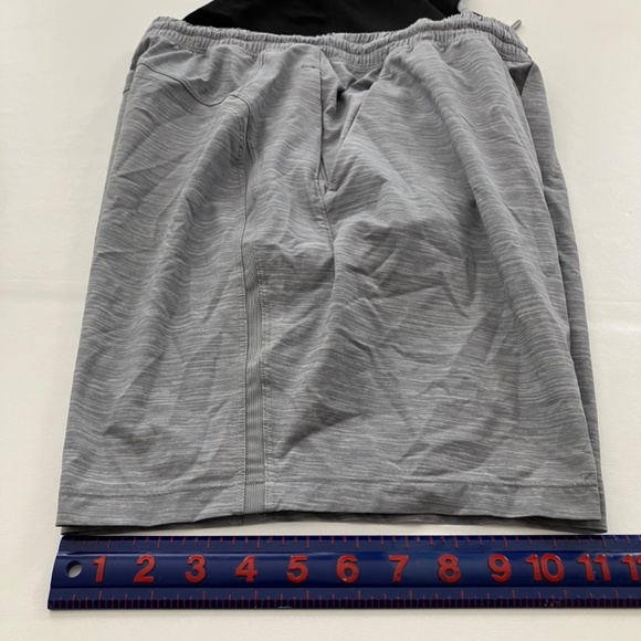 Lululemon Pace Breaker Short Grey Size Men's SMALL - Picture 15 of 16